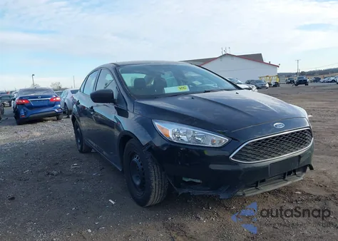 2017 Ford Focus S z USA, uszkodzony, nr VIN 1FADP3E24HL207841